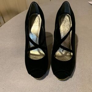 NWOB Adrianna Papell Black Velvet Leather Platform Pumps sz 8.5 M